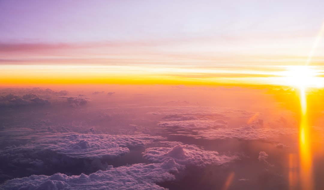 El Sol en Tus Sueños: Un Rayo de Luz del Más Allá y la Fuerza de los Orishas
