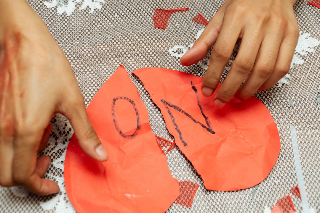 El Eco de la Ruptura en el Misticismo Latinoamericano: Un Viaje Onírico