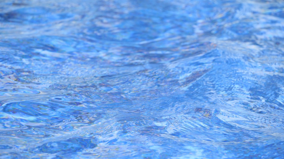 Nadar en las Aguas Profundas del Alma: Un Viaje Onírico por la Mística Latinoamericana