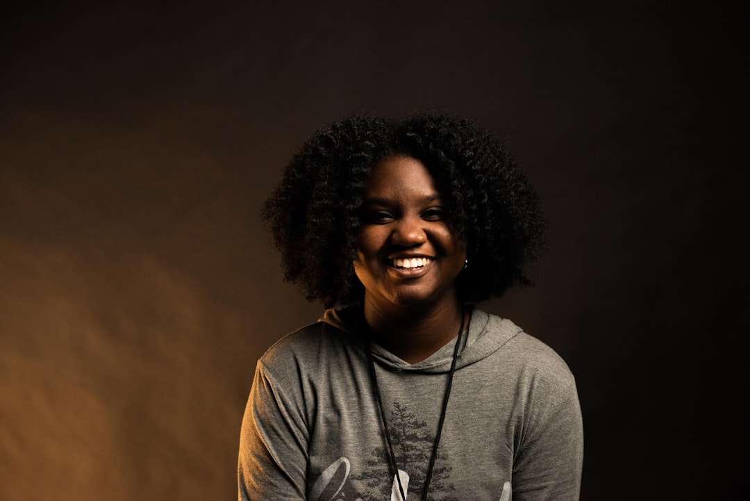 El Eco de la Alegría en el Sueño: Un Viaje Místico y Psicológico