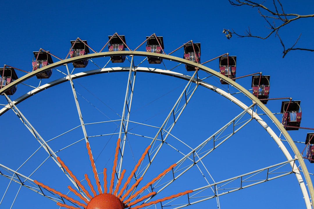El Parque de Diversiones en tus Sueños: Un Viaje por el Misticismo Latinoamericano y la Psicología Profunda